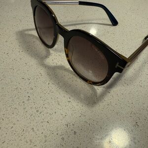 Tom Ford Brown Tortoiseshell Sunglasses Classic Vintage Style